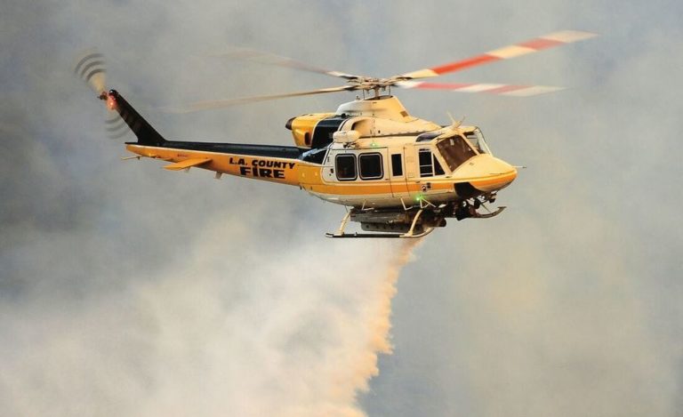 Un hélicoptère qui luttait contre des incendies s’est écrasé en Patagonie, tuant ses deux membres d’équipage.