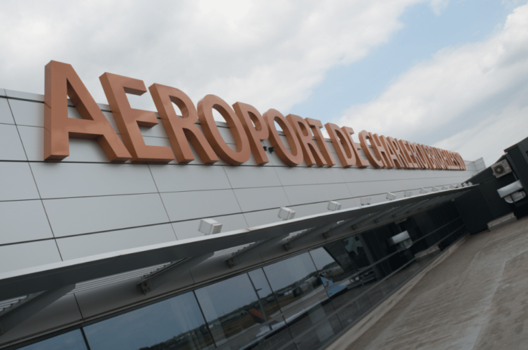 L’aéroport de Charleroi évite la faillite, en partie grâce à un effort de son personnel