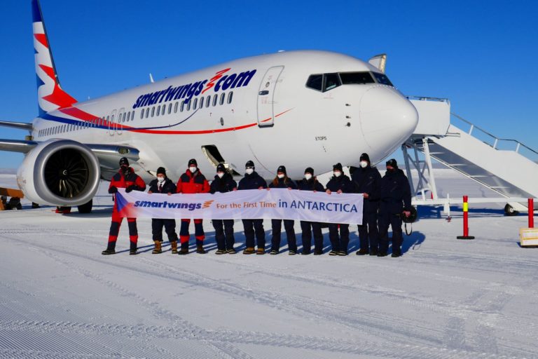Smartwings première compagnie aérienne à atterrir avec le Boeing 737 MAX en Antarctique